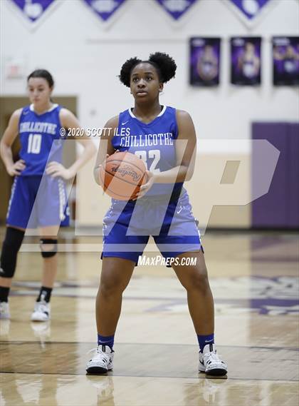 Thumbnail 2 in Chillicothe vs Vinton County (OHSAA D2 Sectional Playoff) photogallery.