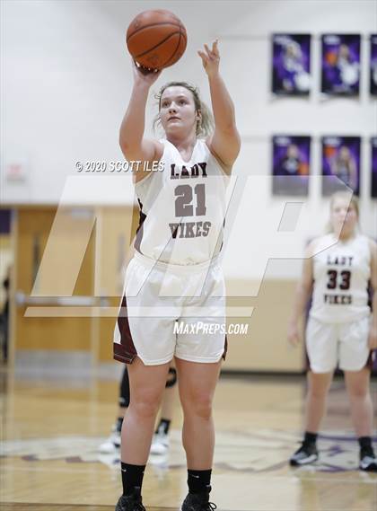 Thumbnail 2 in Chillicothe vs Vinton County (OHSAA D2 Sectional Playoff) photogallery.