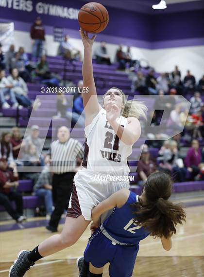 Thumbnail 1 in Chillicothe vs Vinton County (OHSAA D2 Sectional Playoff) photogallery.