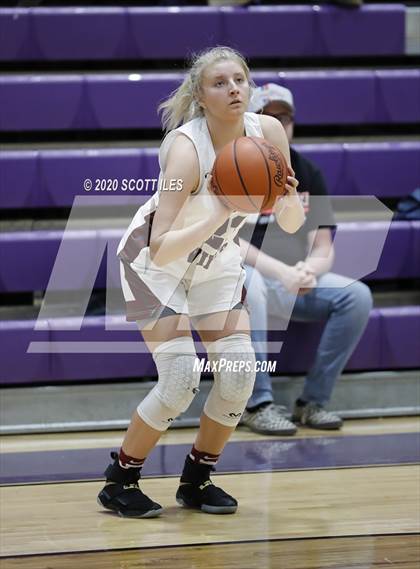 Thumbnail 3 in Chillicothe vs Vinton County (OHSAA D2 Sectional Playoff) photogallery.