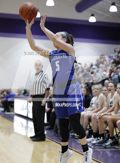 Thumbnail 3 in Chillicothe vs Vinton County (OHSAA D2 Sectional Playoff) photogallery.