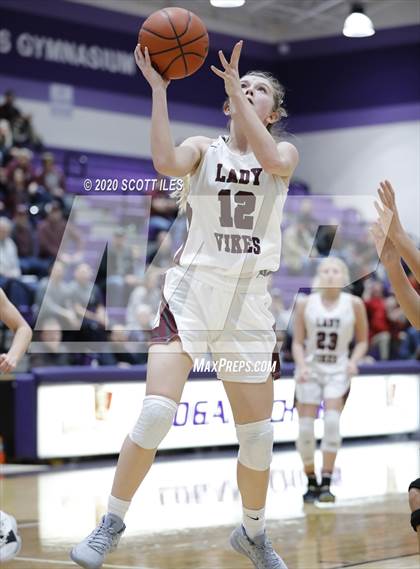 Thumbnail 3 in Chillicothe vs Vinton County (OHSAA D2 Sectional Playoff) photogallery.