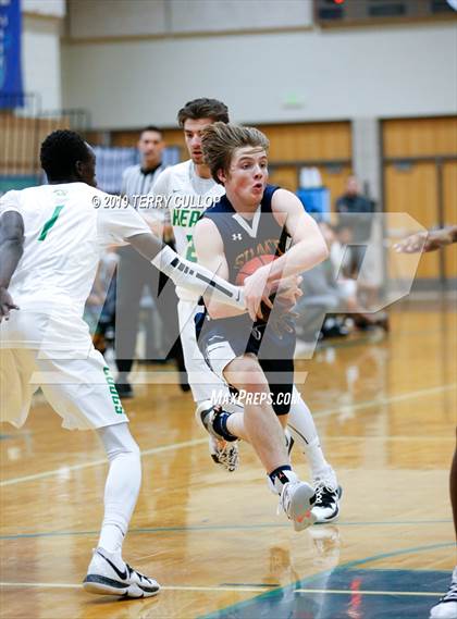 Thumbnail 2 in Kearns vs. Summit Academy (Eagle Holiday Shootout) photogallery.