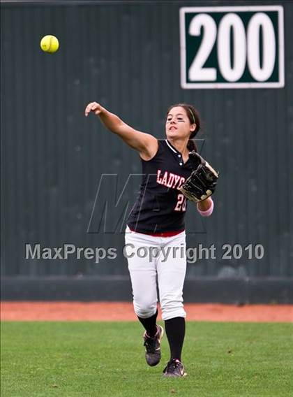 Thumbnail 3 in St. Paul vs Sacred Heart (TAPPS 1A/2A Final) photogallery.