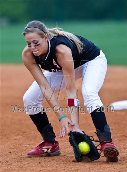Thumbnail 1 in St. Paul vs Sacred Heart (TAPPS 1A/2A Final) photogallery.