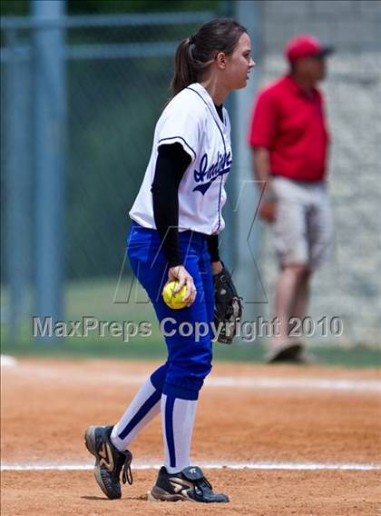 Thumbnail 1 in St. Paul vs Sacred Heart (TAPPS 1A/2A Final) photogallery.