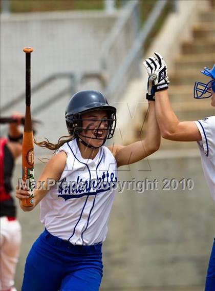 Thumbnail 3 in St. Paul vs Sacred Heart (TAPPS 1A/2A Final) photogallery.
