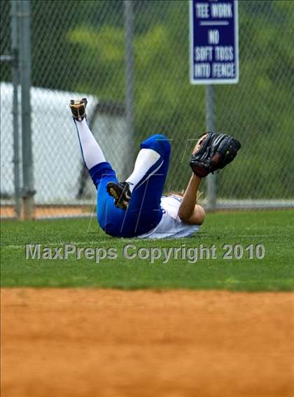 Thumbnail 2 in St. Paul vs Sacred Heart (TAPPS 1A/2A Final) photogallery.