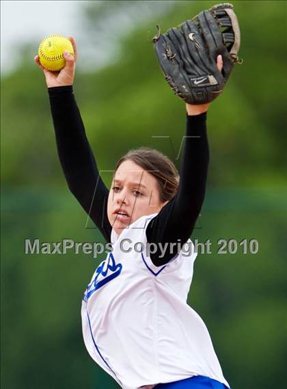 Thumbnail 1 in St. Paul vs Sacred Heart (TAPPS 1A/2A Final) photogallery.