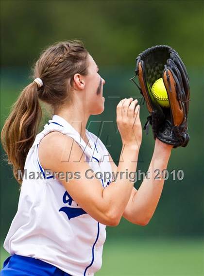 Thumbnail 2 in St. Paul vs Sacred Heart (TAPPS 1A/2A Final) photogallery.