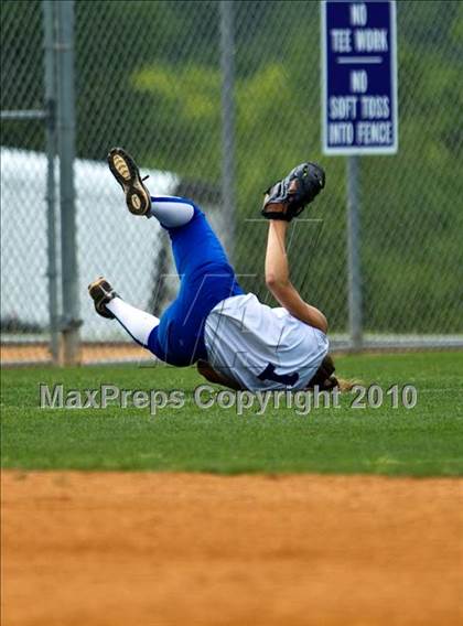 Thumbnail 3 in St. Paul vs Sacred Heart (TAPPS 1A/2A Final) photogallery.