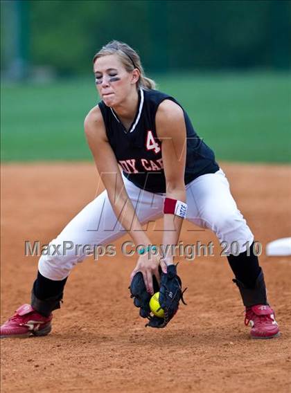 Thumbnail 2 in St. Paul vs Sacred Heart (TAPPS 1A/2A Final) photogallery.