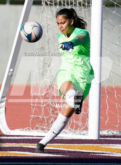 Thumbnail 2 in White vs. Molina photogallery.