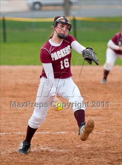 Thumbnail 3 in South St. Paul vs. LaCrosse Central (NSP Polar Classic) photogallery.