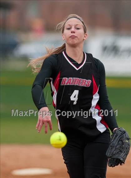 Thumbnail 2 in South St. Paul vs. LaCrosse Central (NSP Polar Classic) photogallery.