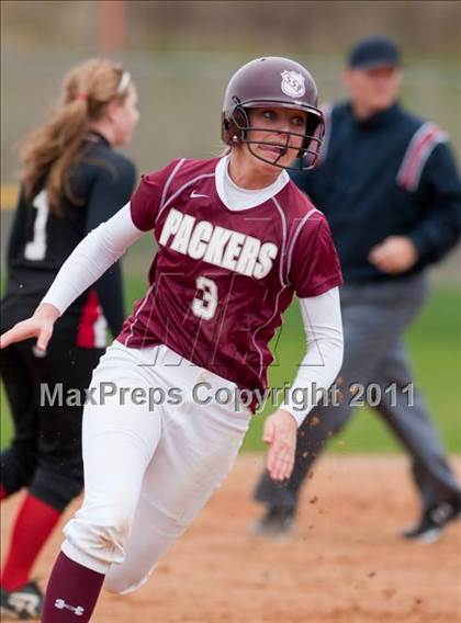 Thumbnail 2 in South St. Paul vs. LaCrosse Central (NSP Polar Classic) photogallery.