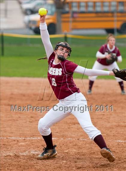 Thumbnail 2 in South St. Paul vs. LaCrosse Central (NSP Polar Classic) photogallery.