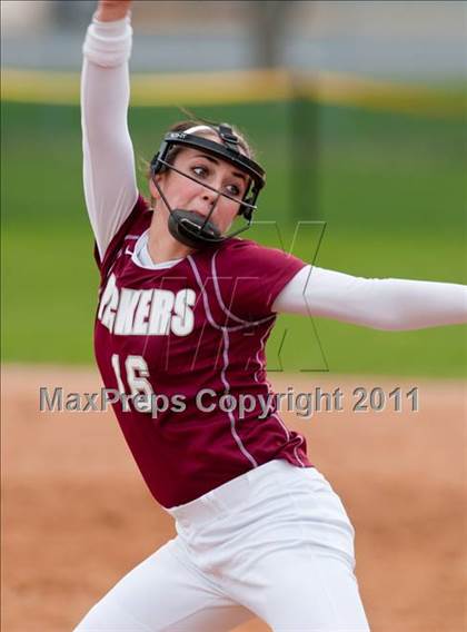 Thumbnail 1 in South St. Paul vs. LaCrosse Central (NSP Polar Classic) photogallery.