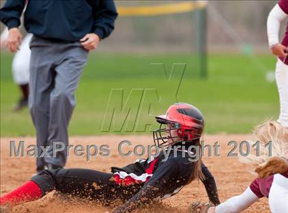 Thumbnail 2 in South St. Paul vs. LaCrosse Central (NSP Polar Classic) photogallery.