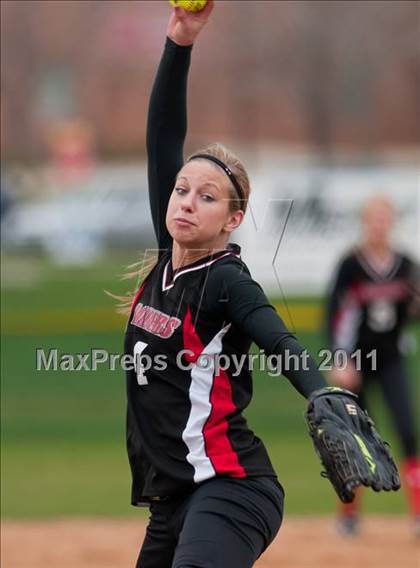 Thumbnail 2 in South St. Paul vs. LaCrosse Central (NSP Polar Classic) photogallery.