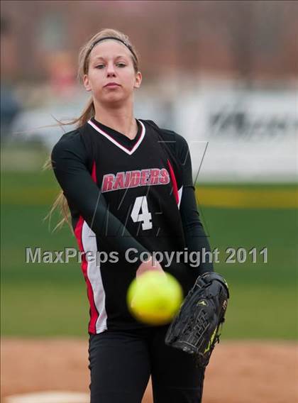 Thumbnail 2 in South St. Paul vs. LaCrosse Central (NSP Polar Classic) photogallery.