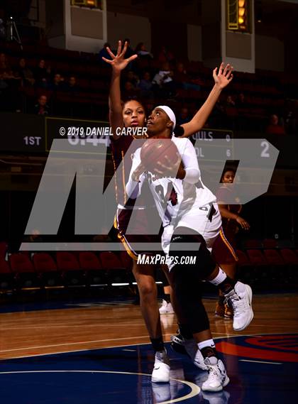 Thumbnail 2 in Ossining vs. Christ the King (Crusader Classic) photogallery.