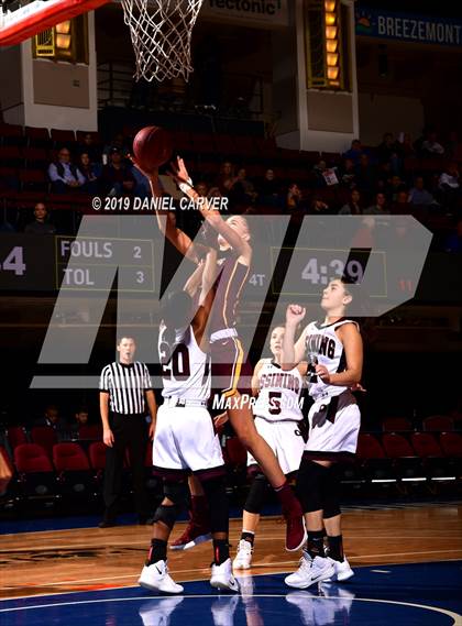 Thumbnail 2 in Ossining vs. Christ the King (Crusader Classic) photogallery.