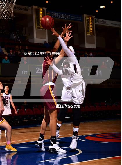 Thumbnail 1 in Ossining vs. Christ the King (Crusader Classic) photogallery.