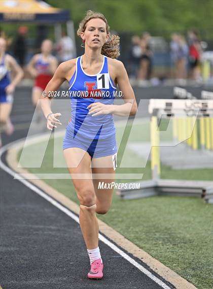 Thumbnail 2 in IHSAA Delta Sectionals (800 Meter)  photogallery.