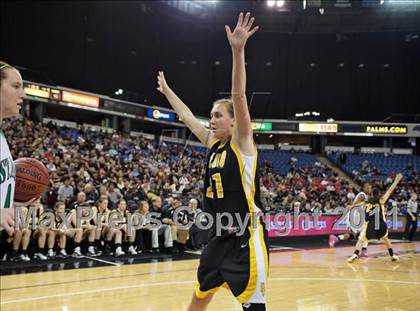 Thumbnail 2 in St. Mary's vs. Del Oro (CIF NorCal D2 Regional Final) photogallery.