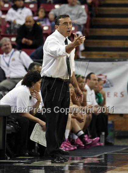 Thumbnail 2 in St. Mary's vs. Del Oro (CIF NorCal D2 Regional Final) photogallery.