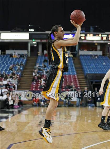 Thumbnail 3 in St. Mary's vs. Del Oro (CIF NorCal D2 Regional Final) photogallery.