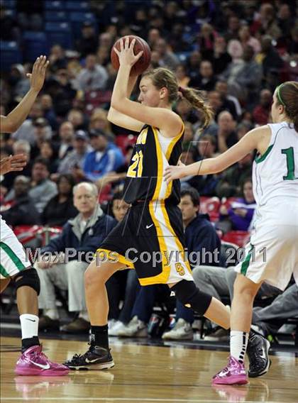 Thumbnail 1 in St. Mary's vs. Del Oro (CIF NorCal D2 Regional Final) photogallery.