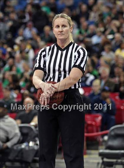 Thumbnail 2 in St. Mary's vs. Del Oro (CIF NorCal D2 Regional Final) photogallery.