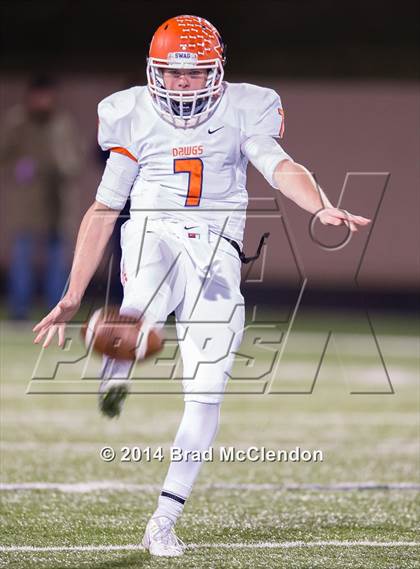 Thumbnail 3 in Wakeland vs McKinney North (UIL 5A Division 1 Region 2 Bi-District Playoff) photogallery.