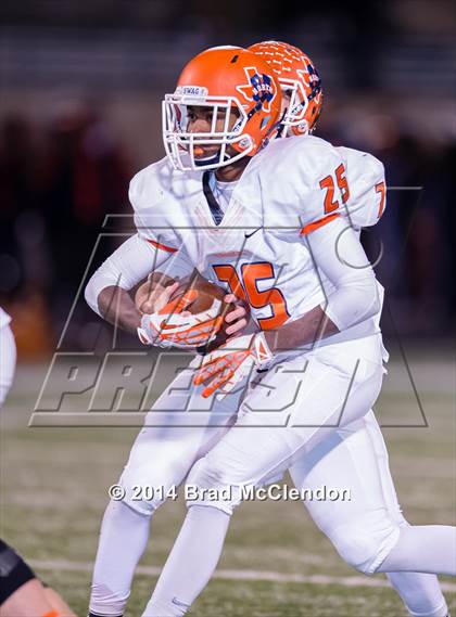 Thumbnail 1 in Wakeland vs McKinney North (UIL 5A Division 1 Region 2 Bi-District Playoff) photogallery.