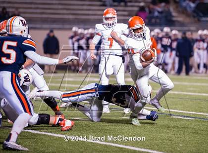 Thumbnail 2 in Wakeland vs McKinney North (UIL 5A Division 1 Region 2 Bi-District Playoff) photogallery.