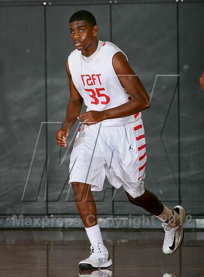 Thumbnail 3 in Chavez vs. Taft (McDonald's Texas Invitational) photogallery.