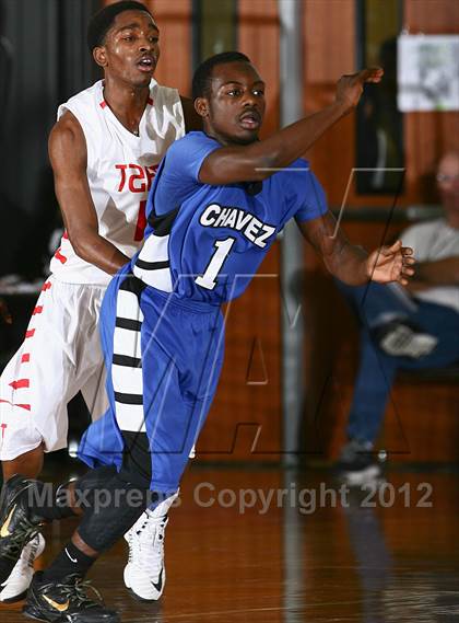 Thumbnail 3 in Chavez vs. Taft (McDonald's Texas Invitational) photogallery.