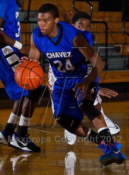 Thumbnail 3 in Chavez vs. Taft (McDonald's Texas Invitational) photogallery.