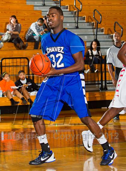 Thumbnail 3 in Chavez vs. Taft (McDonald's Texas Invitational) photogallery.
