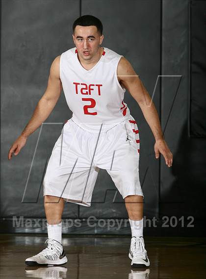Thumbnail 2 in Chavez vs. Taft (McDonald's Texas Invitational) photogallery.
