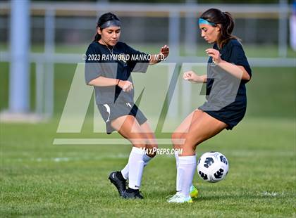 Thumbnail 2 in Avon vs Hamilton Southeastern  photogallery.