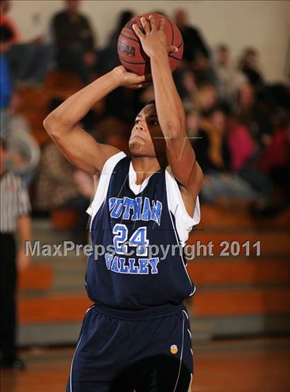Thumbnail 2 in Putnam Valley vs. Haldane (Putnam Challenge) photogallery.