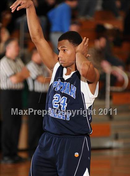 Thumbnail 3 in Putnam Valley vs. Haldane (Putnam Challenge) photogallery.