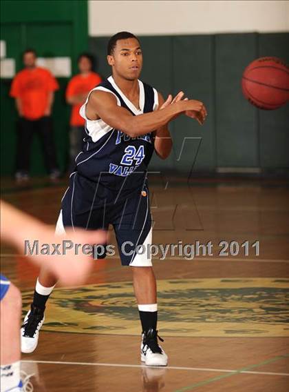 Thumbnail 2 in Putnam Valley vs. Haldane (Putnam Challenge) photogallery.