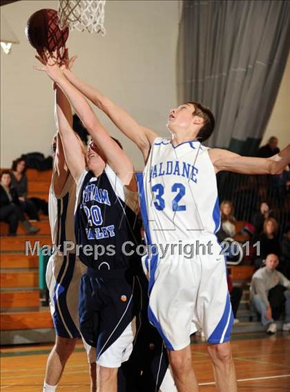 Thumbnail 3 in Putnam Valley vs. Haldane (Putnam Challenge) photogallery.
