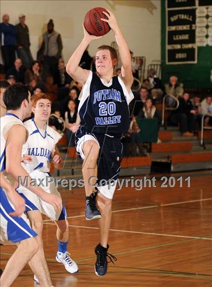 Thumbnail 3 in Putnam Valley vs. Haldane (Putnam Challenge) photogallery.