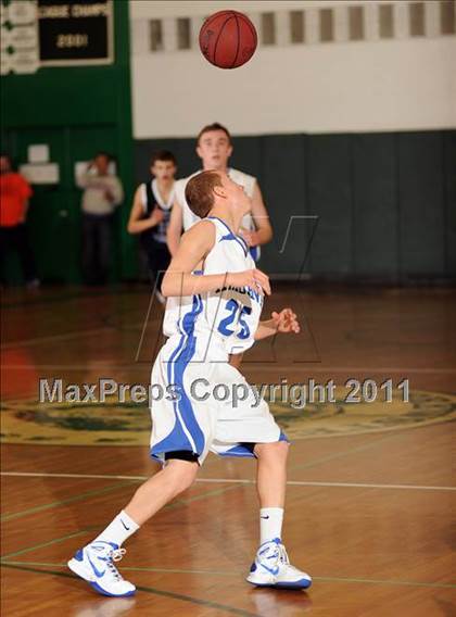 Thumbnail 3 in Putnam Valley vs. Haldane (Putnam Challenge) photogallery.