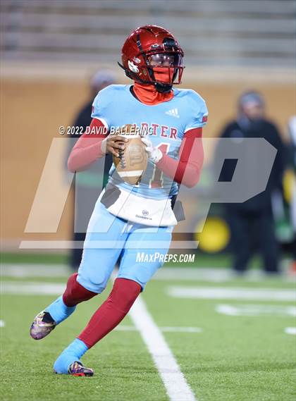 Thumbnail 3 in Lake Worth vs. Carter (UIL 4A D1 Area Playoff) photogallery.